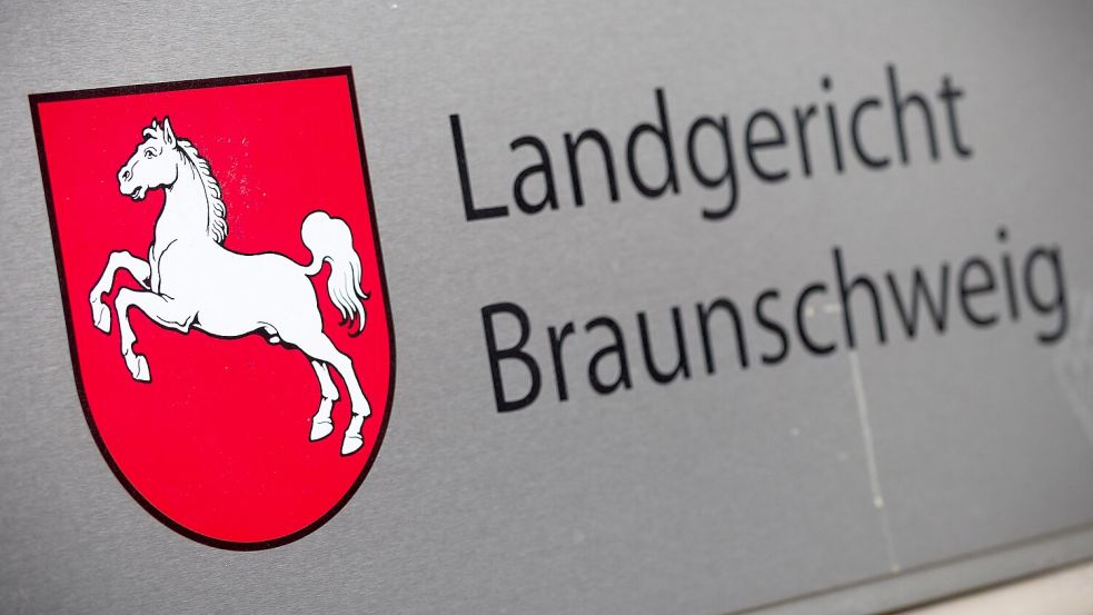 Das Landgericht Braunschweig hat einen Pfleger zu einer Haftstrafer verurteilt. Foto: dpa/Moritz Frankenberg