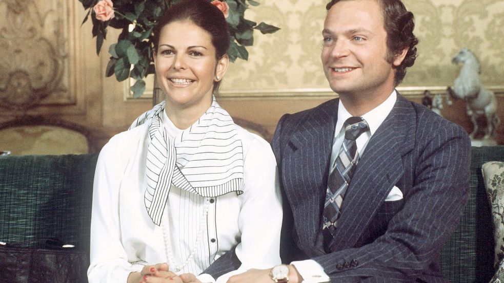 König Carl Gustaf von Schweden bei seiner Verlobung mit der bürgerlichen Deutschen Silvia Sommerlath am 15. März 1976. (Archivbild) Foto: Horst Ossinger/dpa