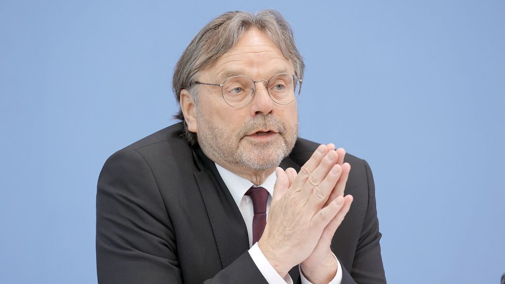 Geht mit der schwarzroten Bundesregierung hart ins Gericht: AWO-Präsident Michael Groß. Foto: IMAGO/M. Popow