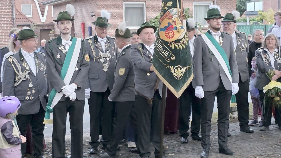 Tradition wird in Loga nicht nur verwaltet, sondern selbstbewusst ins Festwochenende getragen. Foto: Bodo Wolters