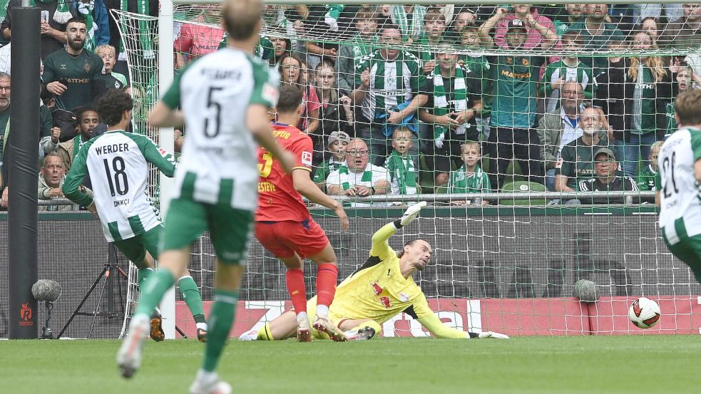 Bremens Rückkehrer Eren Dinkçi traf zur 1:0-Führung Foto: Carmen Jaspersen