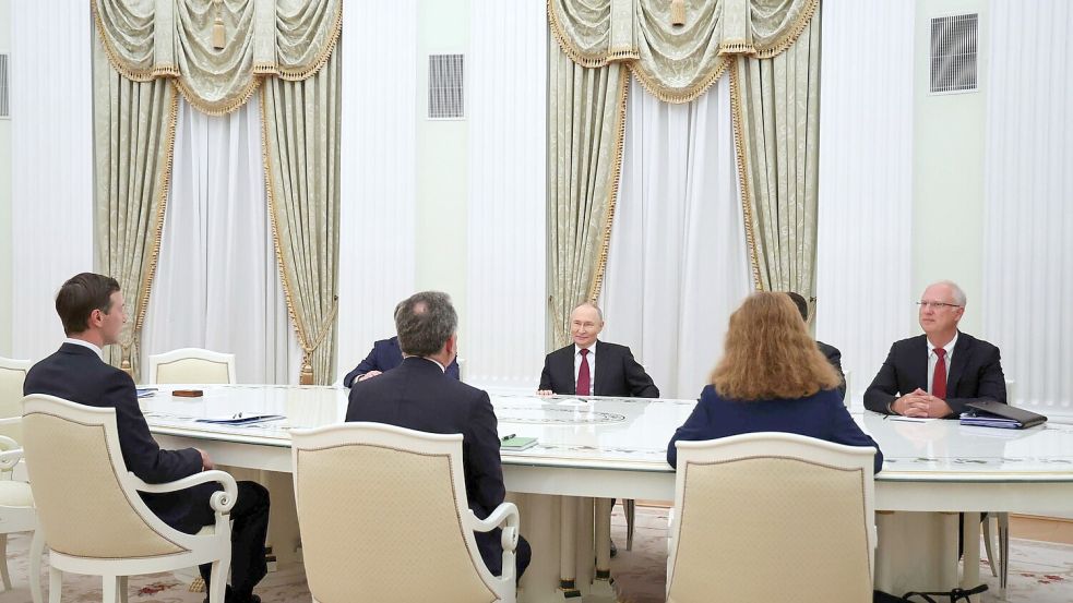 Kremlchef Wladimir Putin spricht mit US-Unterhändlern erneut über eine mögliche Beendigung seines Angriffskriegs gegen die Ukraine. (Archivbild) Foto: Alexander Kazakov/Sputnik, Kreml