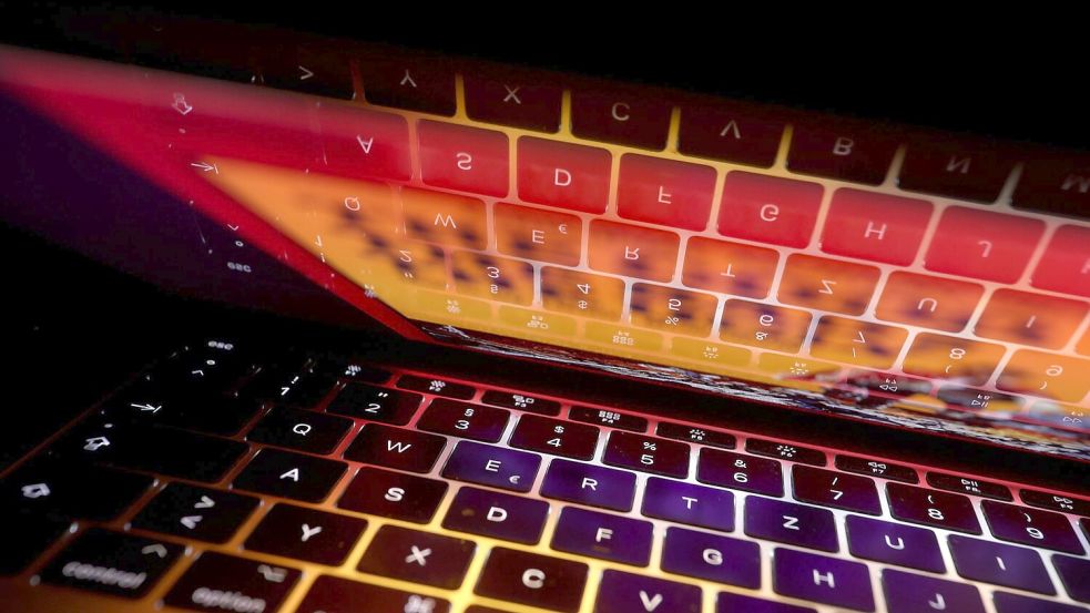 Seit Freitag sind rund 1,44 Millionen Dateien mit einem Umfang von 5,8 Terabyte im Darknet veröffentlicht. (Symbolbild) Foto: picture alliance/dpa