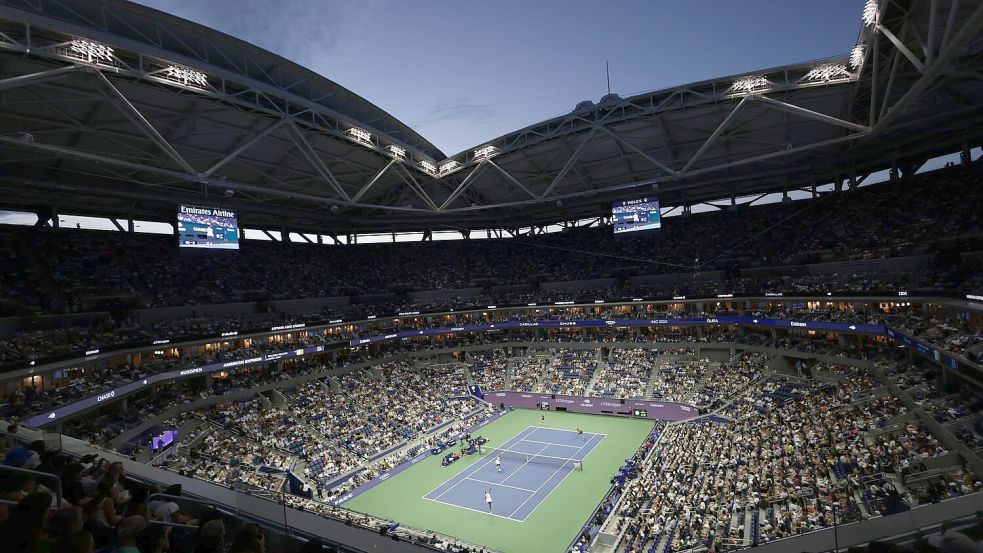 Ganz besondere Atmosphäre im Arthur Ashe Stadium. Foto: Adam Hunger
