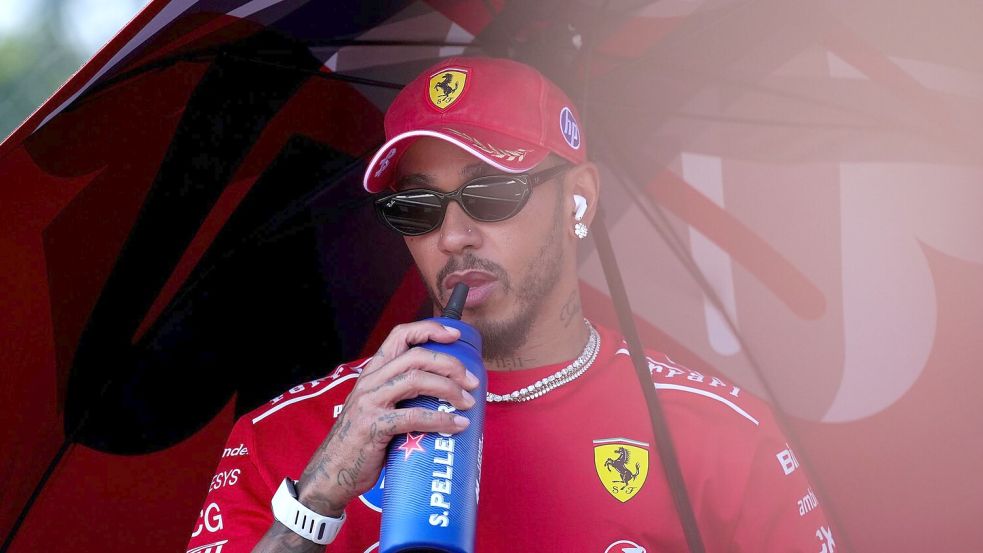 Lewis Hamilton ärgerte sich erneut über die Ferrari-Strategie. Foto: Bradley Collyer