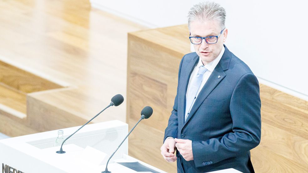 Beleidigte eine noz-Journalistin in einem öffentlichen Post als „ätzend“: Der Osnabrücker SPD-Landtagsabgeordnete Frank Henning. Foto: Michael Matthey via www.imago-images.de