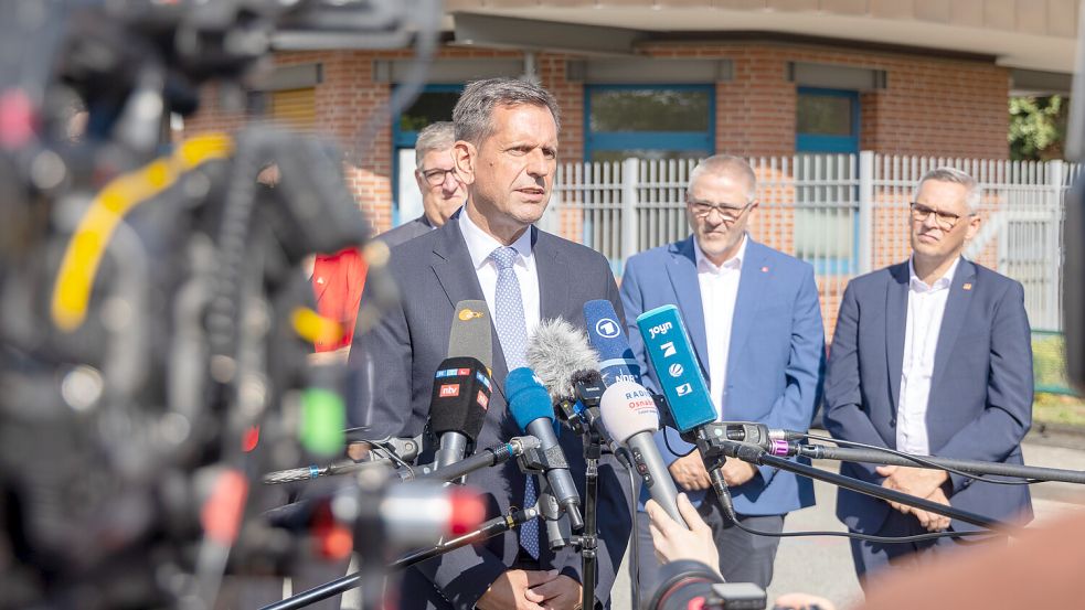 Wie geht es mit dem VW-Werk in Osnabrück weiter? Niedersachsens Ministerpräsident Olaf Lies (SPD) legte nun in Osnabrück einen Plan vor. Foto: André Havergo