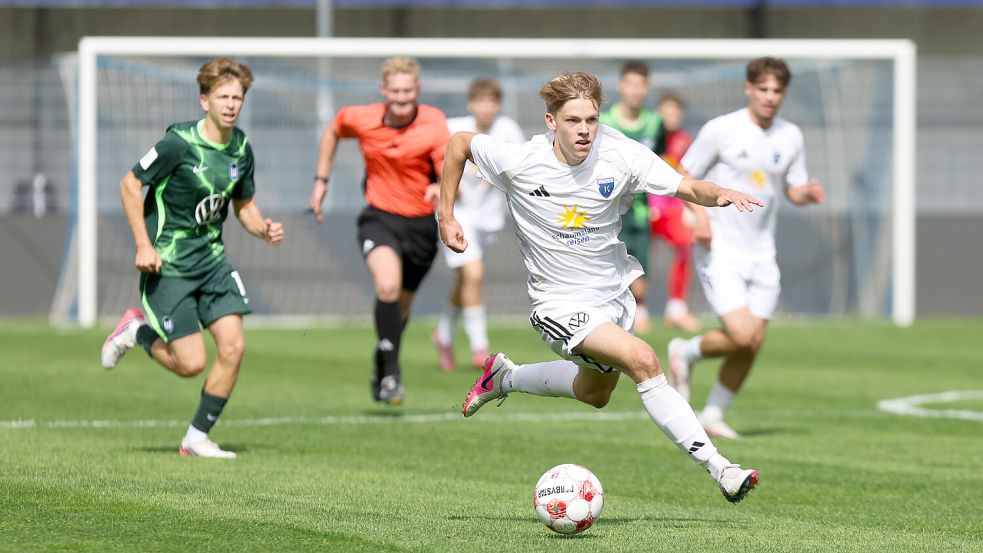 Lange konnten die Emder gegen den A-Jugend-Bundesligisten aus Wolfsburg mithalten. Foto: Jens Doden/Emden