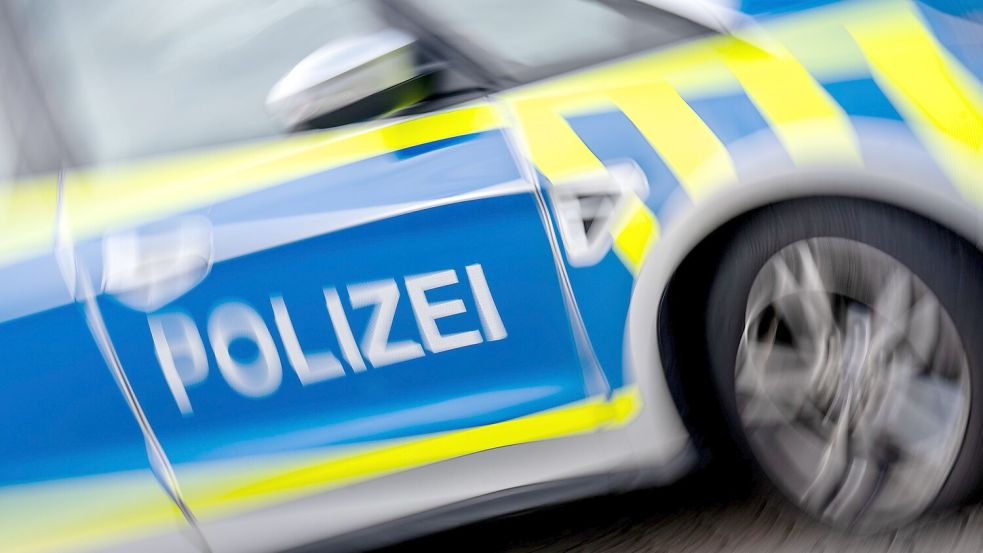 Die Polizei wurde zu einem Streit in Bremen gerufen. Foto: Hendrik Schmidt/dpa