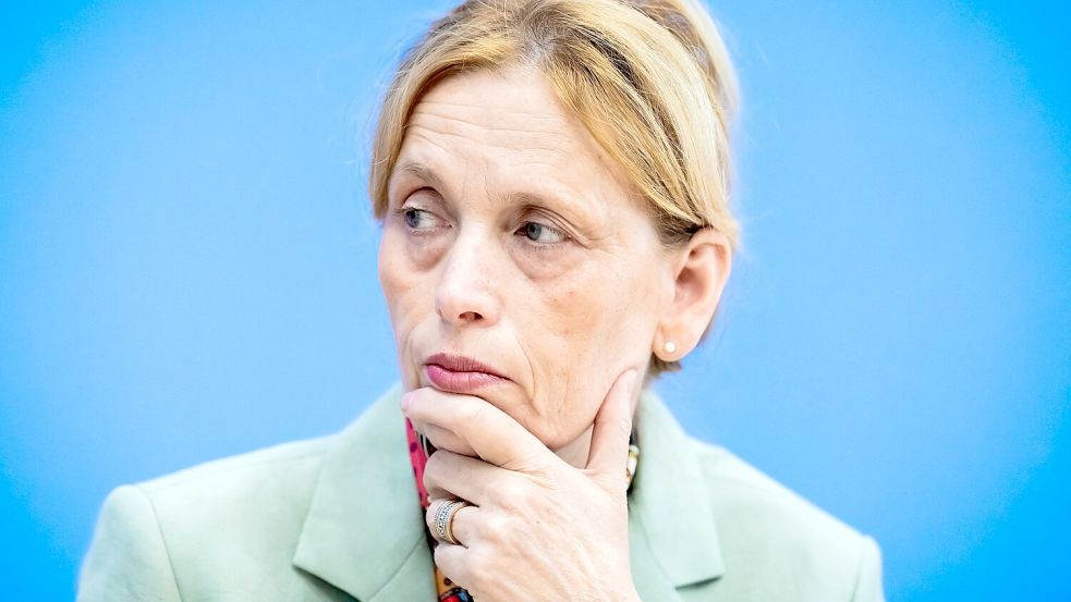 Bundesministerin Prien nennt die Ergebnisse besorgniserregend. Foto: Christoph Soeder/dpa