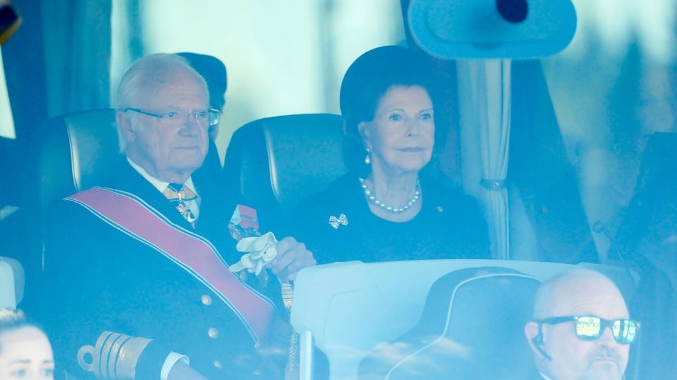 Auch das schwedische Königspaar will dem beliebten Monarchen die letzte Ehre erweisen. Foto: Frederik Ringnes/NTB Scanpix/AP/