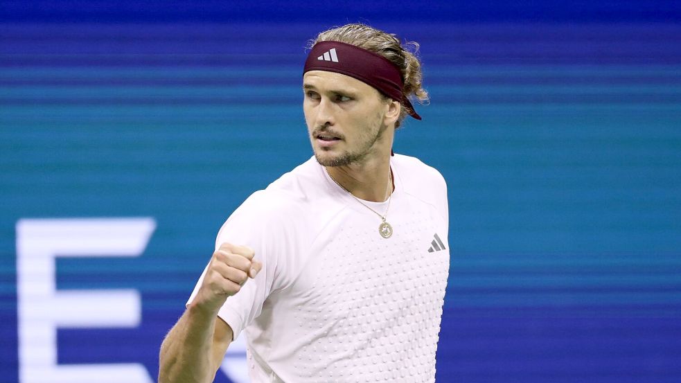 Alexander Zverev feiert den Halbfinaleinzug. Foto: Adam Hunger