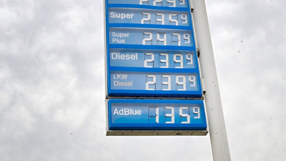 Literpreise über zwei Euro für Benzin und Diesel sind an Deutschlands Tankstellen derzeit die Regel. (Archivbild) Foto: Bernd Weißbrod