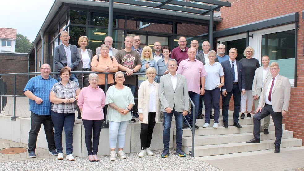 Die Arbeitnehmer-Vizepräsidentinnen und -präsidenten gemeinsam mit der Landesvertretung der Handwerkskammern Niedersachsen und dem Ökumenischen Landesarbeitskreis Handwerk und Kirchen. Foto: HWK/V. Heynen-Bilski
