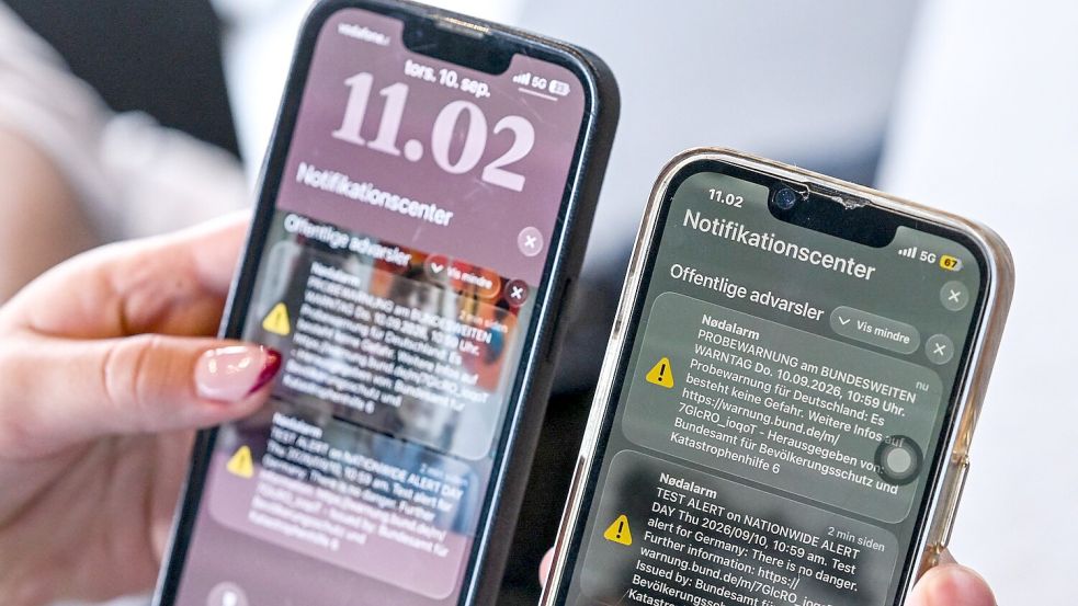 Um 11.00 Uhr machten deutschlandweit die Mobiltelefone Alarm. Foto: Jens Kalaene