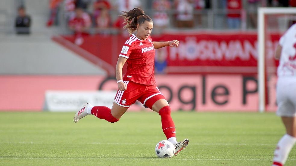 Kaum zurück auf dem Fußballplatz muss Lena Oberdorf nun schon wieder pausieren. Foto: IMAGO/Ulrich Wagner