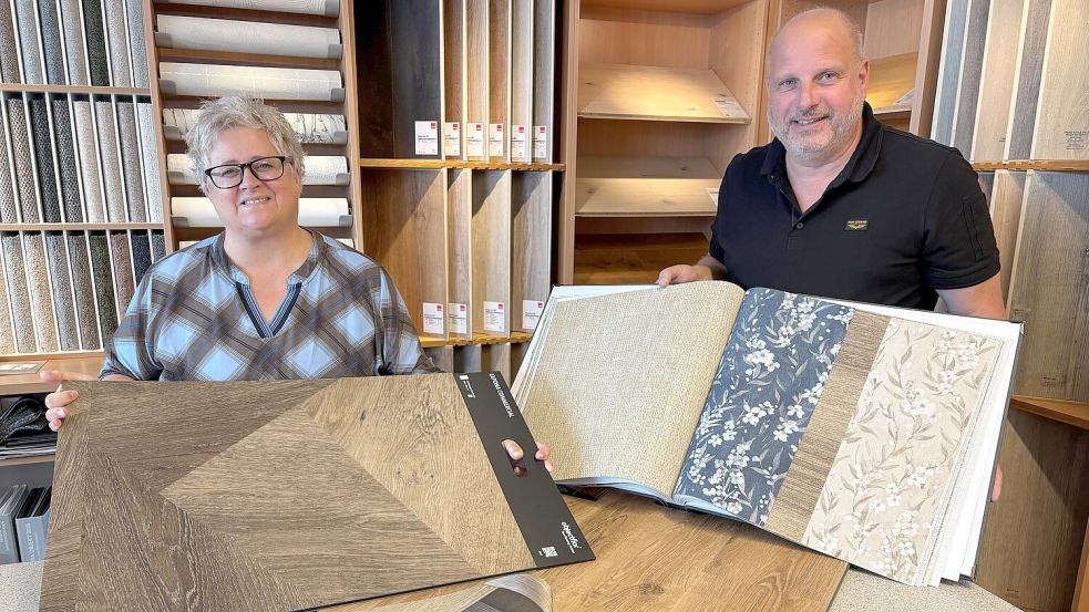 Sylvia und Marcus Jung präsentieren vielfältige Bodenbeläge und Tapeten, Farben und Lacke aller Art.