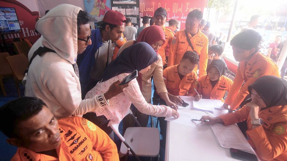 Nach einem Fährunglück in Indonesien steigt die Zahl der Toten. Foto: Iman Satria