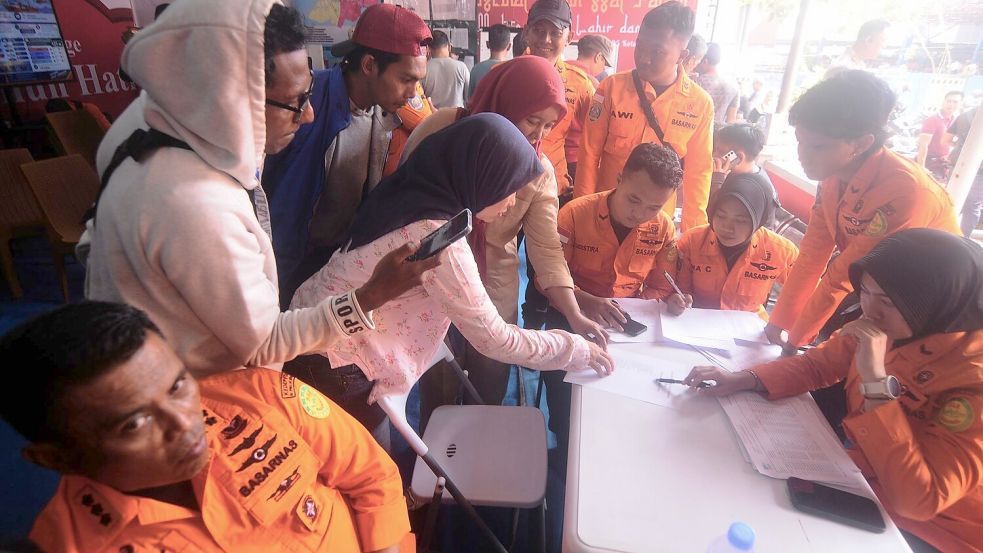 Nach einem Fährunglück in Indonesien werden zahlreiche Menschen vermisst. Foto: Iman Satria