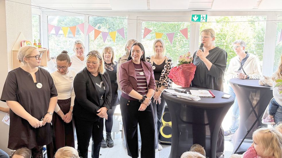 Die Erzieherinnen im Kindergarten „Up Padd“ hatten ein buntes Festprogramm vorbereitet. Foto: Bernd Hanssen