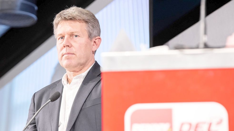 DEL-Chef Gernot Tripcke gefällt die Terminierung der NHL-Spiele in Deutschland nicht. (Archivbild) Foto: Marcel Kusch