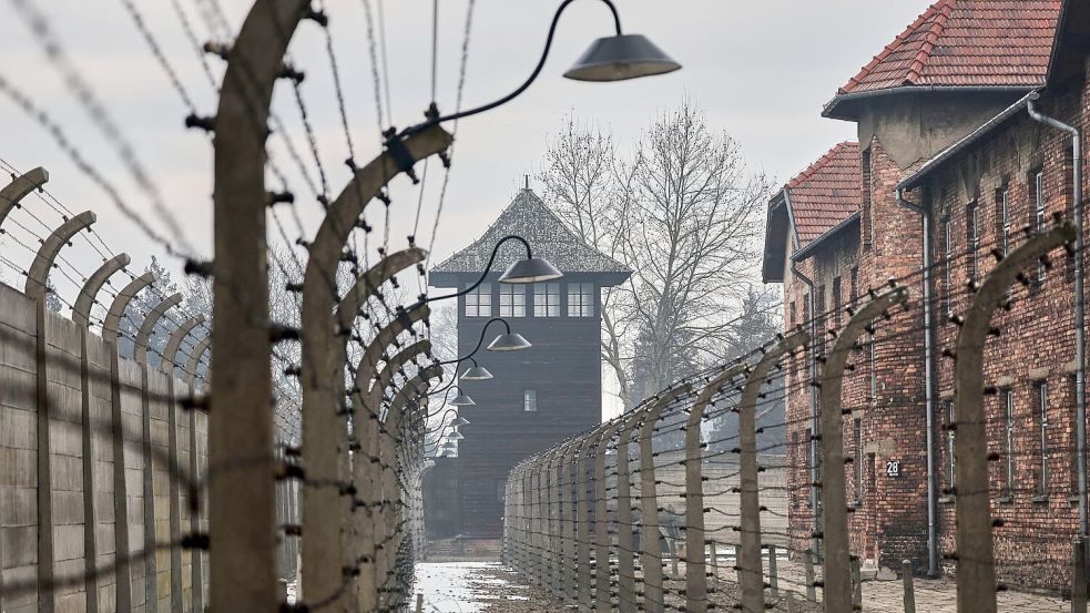 Das Vernichtungslager Auschwitz steht als Synonym für die Todesmaschinerie der Nazis. (Symbolbild) Foto: Beata Zawrzel/AP/dpa