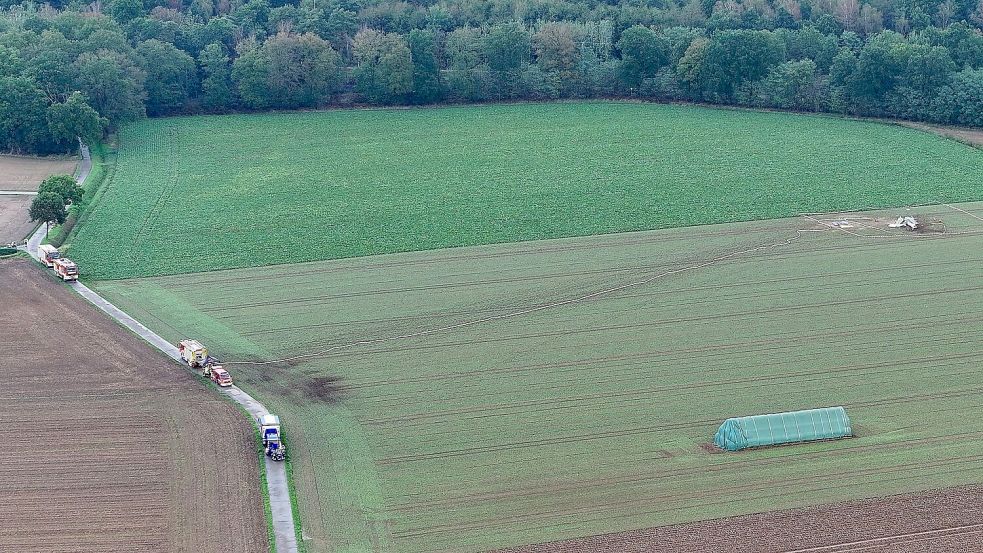 Das Kleinflugzeug war aus ungeklärter Ursache nahe Erkelenz im Rheinland abgestürzt. Foto: -