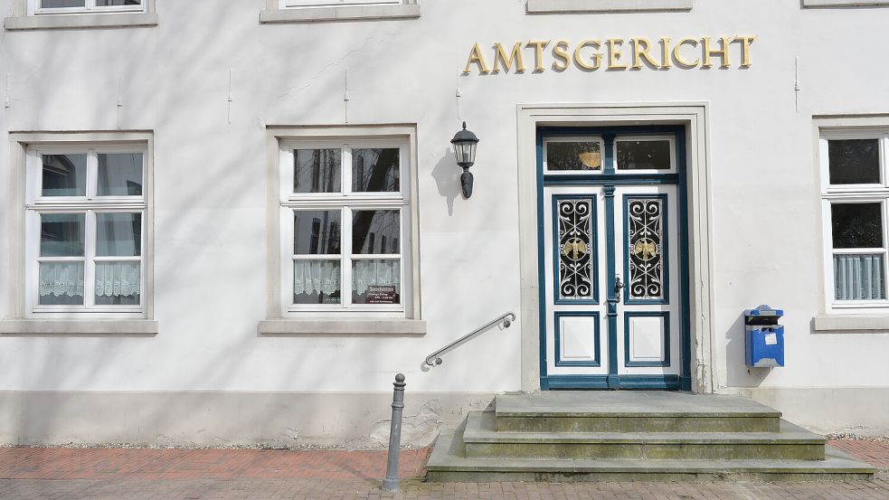 Vor dem Amtsgericht Aurich ging es um Unfallflucht. Foto: Klaus Ortgies/Archiv