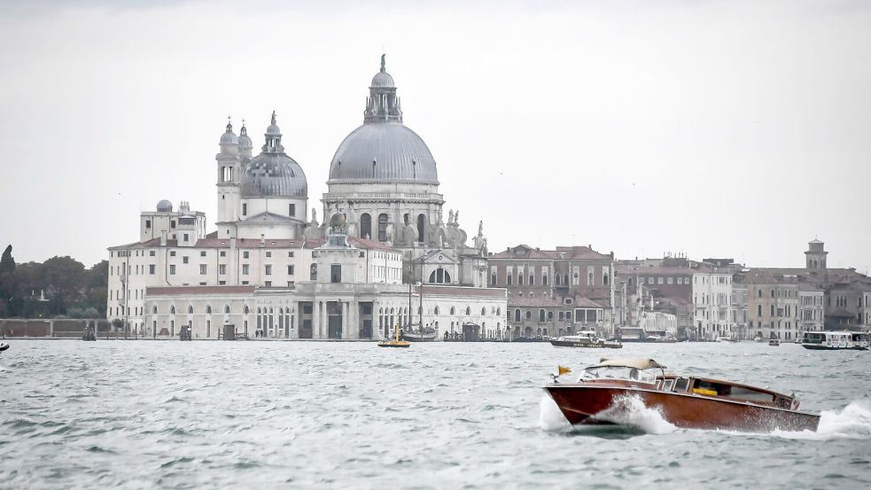 In der Lagune von Venedig sind viele Wassertaxis unterwegs. (Archivbild) Foto: Claudio Furlan