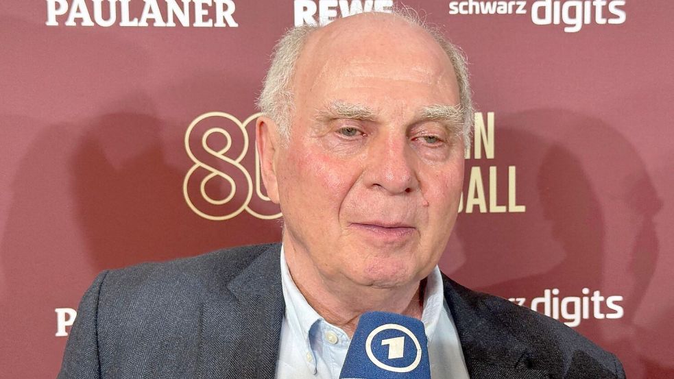 Uli Hoeneß nimmt Neu-Trainer Gavel und den neuen Sportchef Leibenath in die Pflicht. Foto: Manuel Schwarz