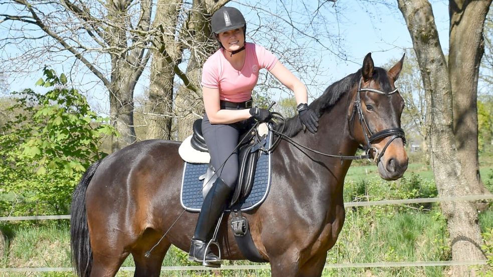 Natalie Tcherednik auf ihrer Hannoveraner Stute Belice. Foto: privat