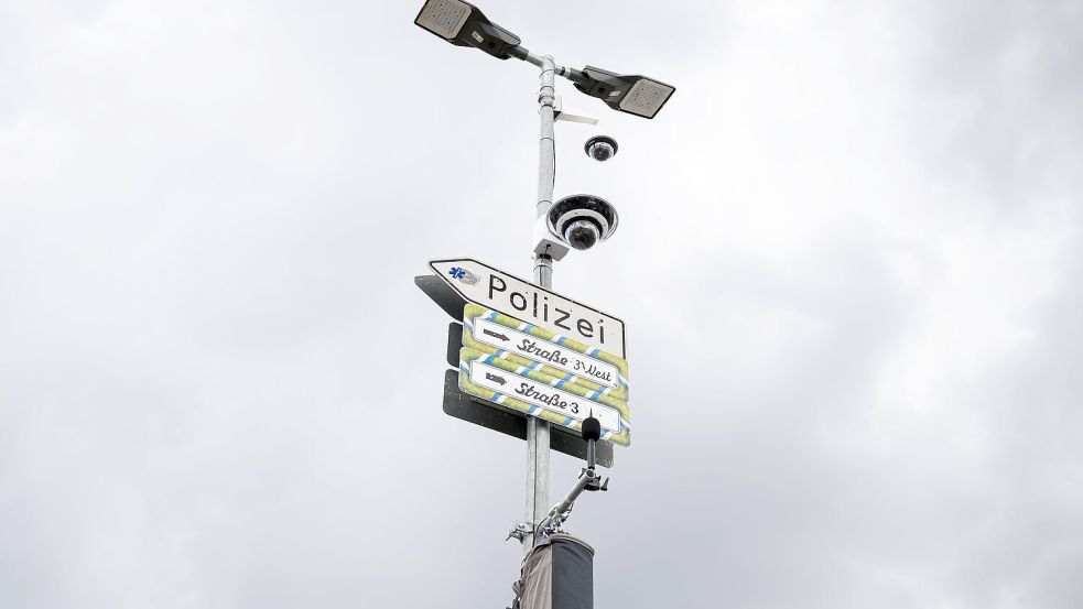 Jeder Winkel des Festgeländes ist von Videokameras ausgeleuchtet. Archivbild) Foto: Lukas Barth-Tuttas