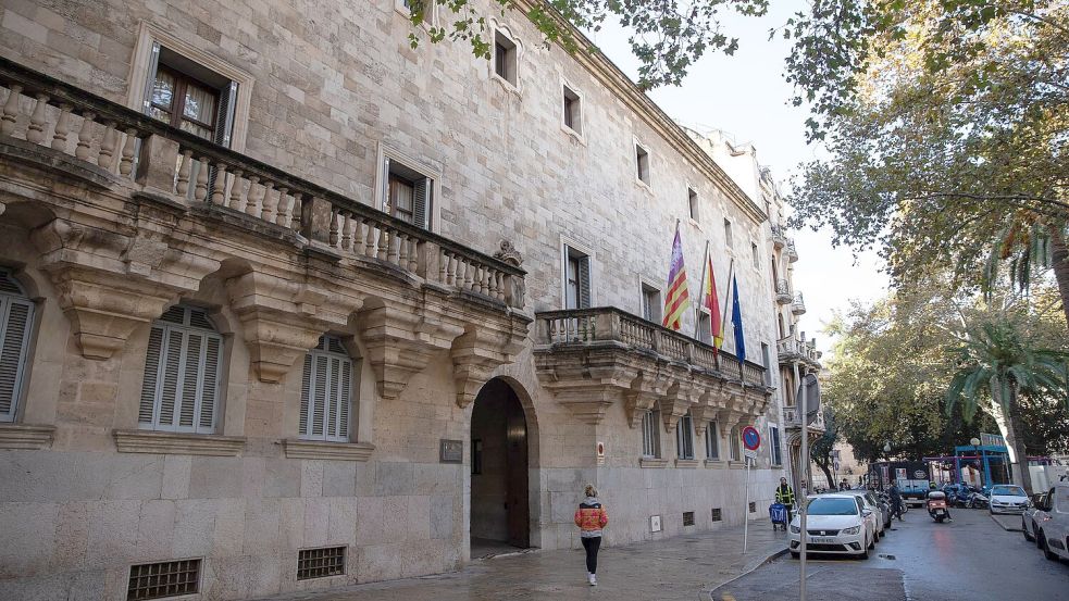 In einem Prozess in Palma muss sich ein dort lebender Deutscher wegen des Vorwurfs der Vergewaltigung verantworten. (Illustration) Foto: Clara Margais