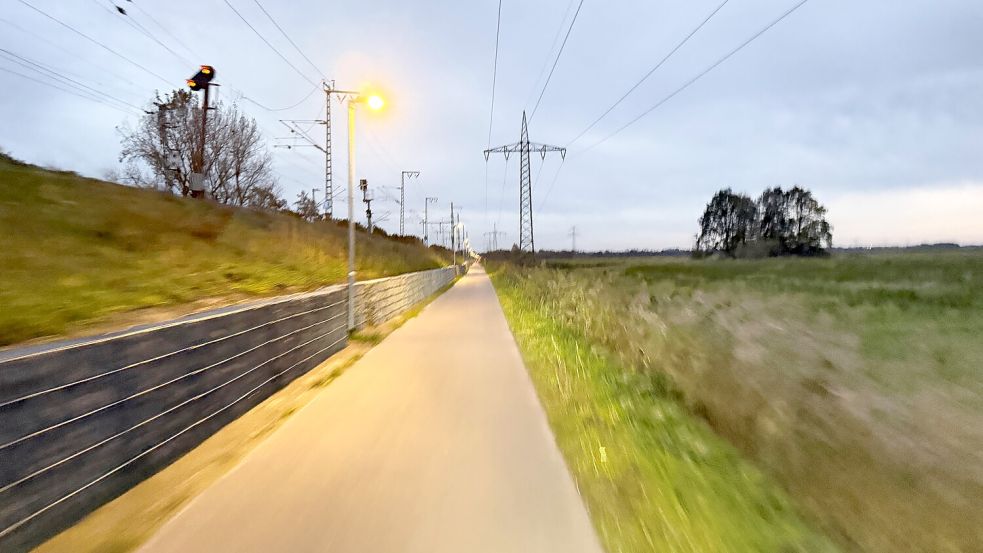 Der Radschnellweg zwischen Ihrhove und Esklum ist ein Vorzeigeprojekt. Foto: Dirk Hellmers/Archiv