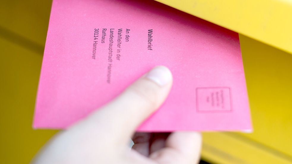 Nach der Kommunalwahl 2026 kommt es in Osnabrück zu einer Stichwahl. Auch Briefwahl ist wieder möglich. Foto: dpa/Hauke-Christian Dittrich