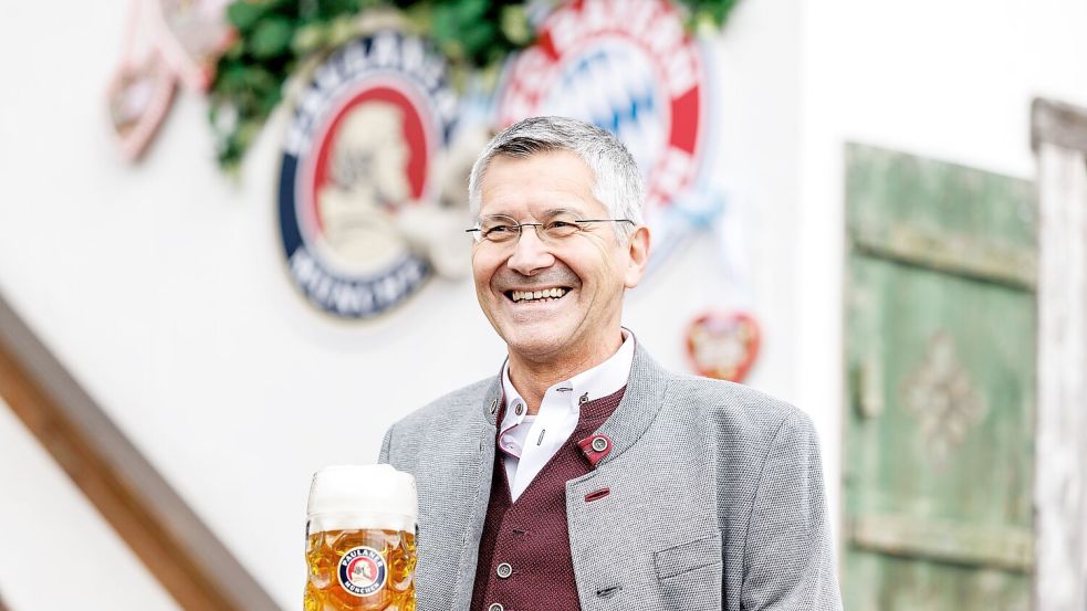 Präsident Hainer ist davon überzeugt, dass der FC Bayern am Ende wieder an der Spitze steht. (Archivbild) Foto: Matthias Balk
