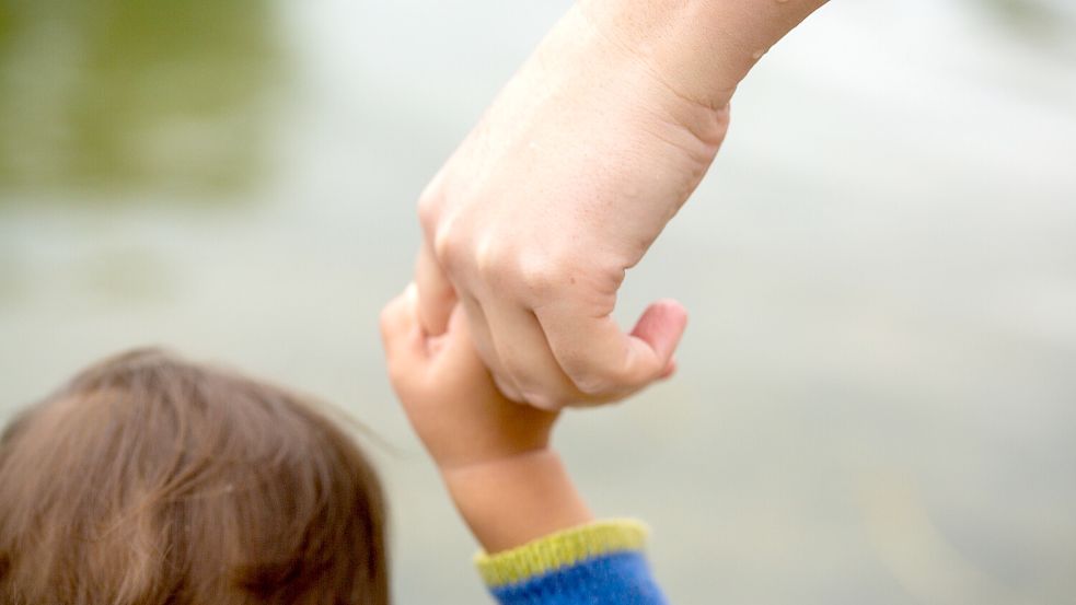 Für Maren und Sven Korte ist ihr größter Traum in Erfüllung gegangen: Sie durften ein Kind adoptieren. Foto: Fernando Gutierrez-Juarez/dpa