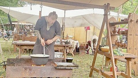 Handwerker und Händler werden auch diesmal im Stadtgarten und rund ums Heimatmuseum ihre Lager aufschlagen. Foto: Tatjana Gettkowski/Archiv