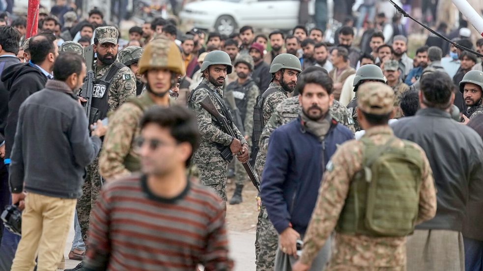In den vergangenen Jahren kam es zu regelmäßigen Anschlägen in Pakistan. (Symbolbild) Foto: Anjum Naveed/AP/dpa