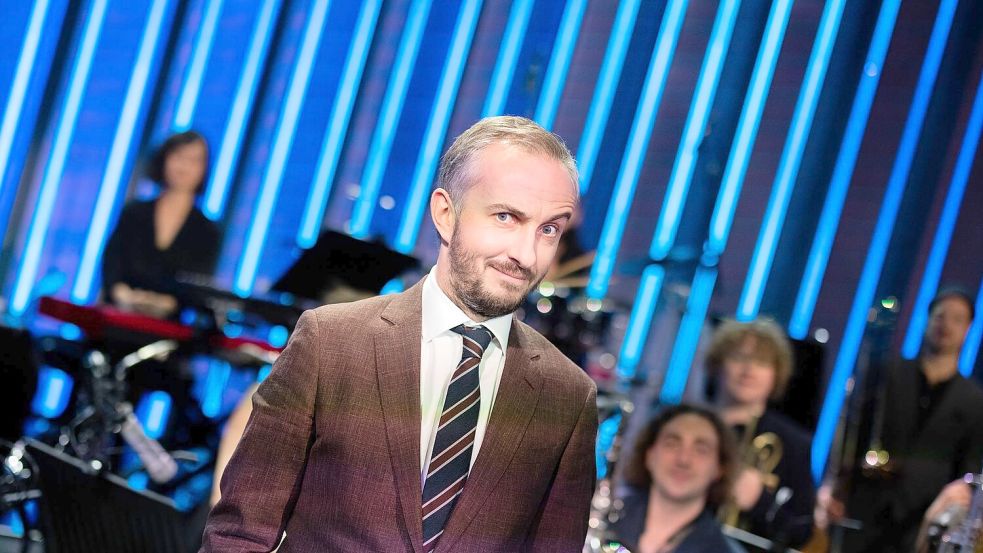 Nach mehr als sechs Jahren hört der Satiriker Jan Böhmermann zum Jahresende mit seiner Show „ZDF Magazin Royale“ auf. (Archivbild) Foto: Rolf Vennenbernd