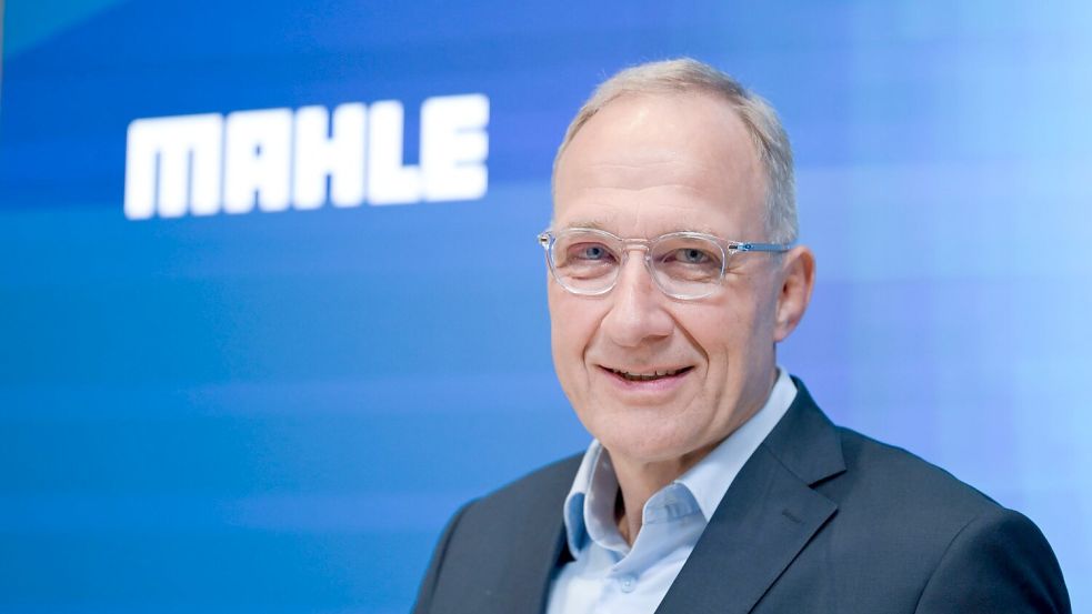 Mahle-Chef Arnd Franz: „Ohne Lastkraftwagen geht nichts.“ (Archivbild) Foto: Bernd Weißbrod/dpa