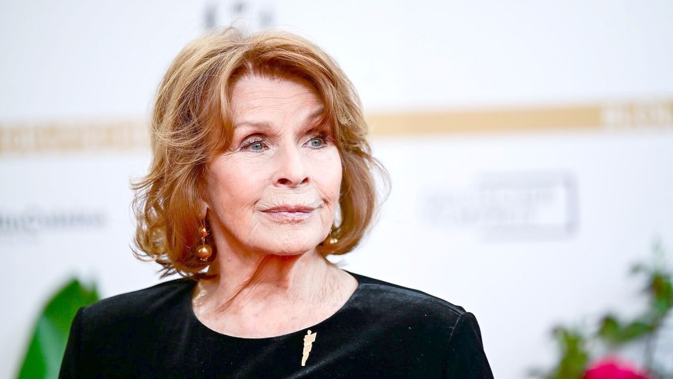 Um Senta Berger für die Serie zu gewinnen, musste Regisseur Helmut Dietl sie erst überzeugen. (Archivbild)   Foto: Sebastian Christoph Gollnow/dpa