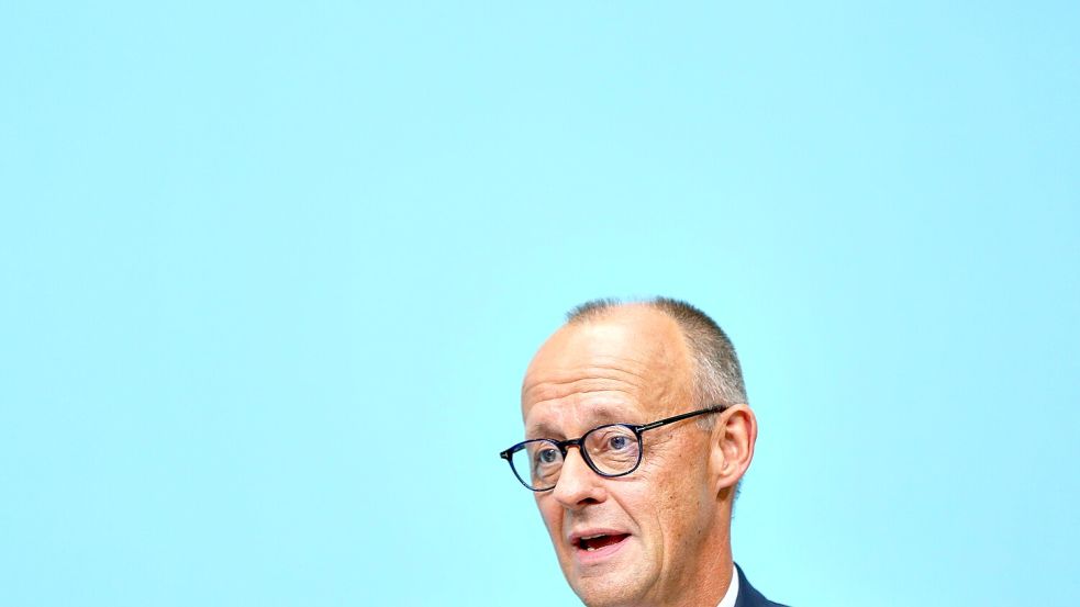 Nannte das Ergebnis in MV „ein Desaster“, will aber Kanzler bleiben und an den Reformen festhalten: Friedrich Merz am Wahlabend. Foto: IMAGO/dts Nachrichtenagentur