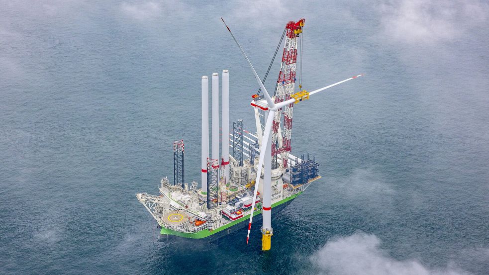 In den Windparks des Nordseeclusters in der Nordsee vor Norderney baut RWE mehr als 100 Windkraftanlagen, die ersten speisen bereits Strom ein. Foto: FLYING FOCUS/RWE