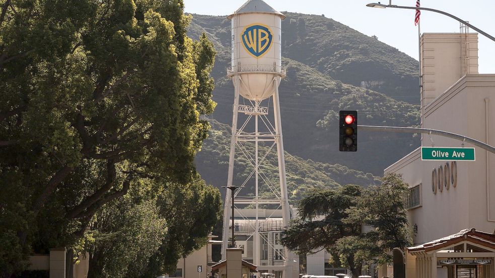 Die Klage der Bundesstaaten blockierte die Übernahme von Warner Brothers durch Paramount seit Monaten. (Archivbild) Foto: Jae C. Hong/AP/dpa