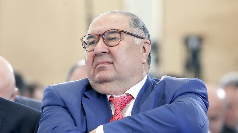 Der Oligarch Alischer Usmanow ist in Europa als langjähriger Präsident des Fecht-Weltverbandes FIE und als früherer Anteilseigner des englischen Fußballclubs FC Arsenal bekannt. (Archivbild) Foto: Yuri Kochetkov/epa/dpa