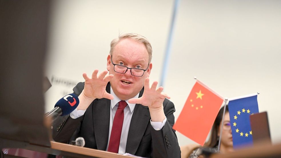 Kammerpräsident Eskelund sieht eine Ungleichheit im Handel mit China. (Archivbild)  Foto: Johannes Neudecker/dpa