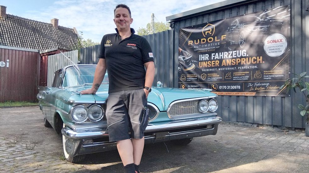 Carsten Rudolfs Herz schlägt für Oldtimer. Foto: Clarissa Scherzer