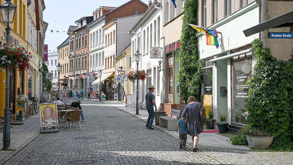 Innenstädte werden einer Umfrage zufolge wieder attraktiver. (Archivbild) Foto: Jens Kalaene/dpa