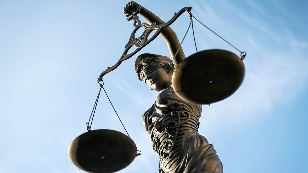 Eine Statue der Justitia. Symbolfoto: David Ebener/DPA